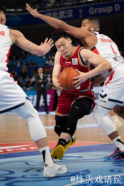 CBA俱乐部杯：张宁砍下21+7 山西汾酒力克广州朗肽海本